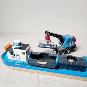 BRIO Freight Ship and Crane